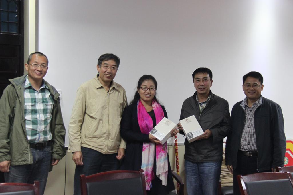 为实习学校赠送《平凡的世界》